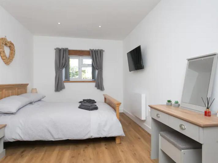 Adorable 1 Bedroom Country Cottage Bodewryd Buitenkant foto