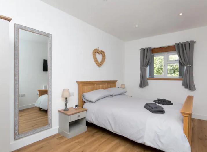 Adorable 1 Bedroom Country Cottage Bodewryd Buitenkant foto